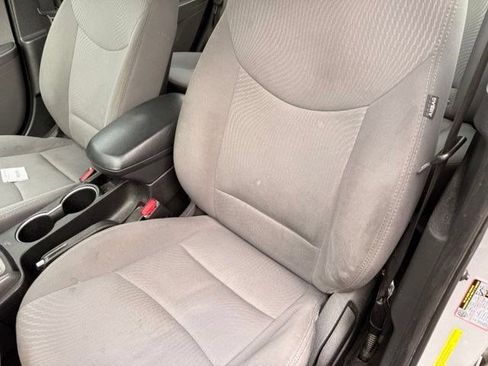 Used 2014 Hyundai Elantra SE FWD image 9