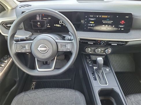 Certified 2025 Nissan Kicks SV w/ Illumination Package image 27