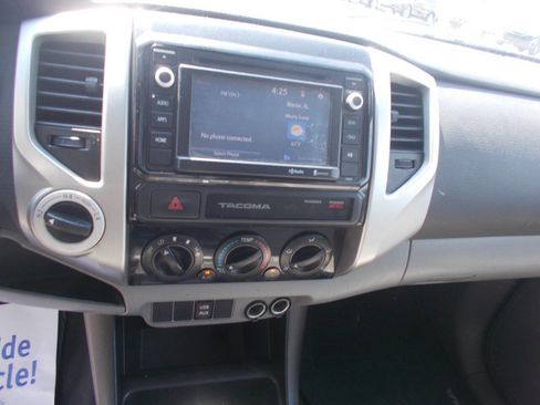 Used 2015 Toyota Tacoma 4x4 Double Cab w/ SR5 Package image 15