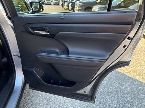 Used 2023 Toyota Highlander XSE image 24