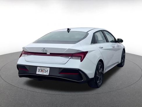 Used 2025 Hyundai Elantra Limited image 14