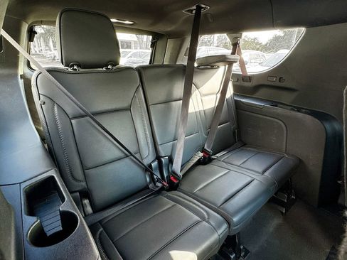 Used 2024 GMC Yukon XL Denali RWD image 29