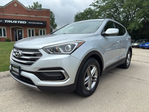 Used 2017 Hyundai Santa Fe Sport image 2