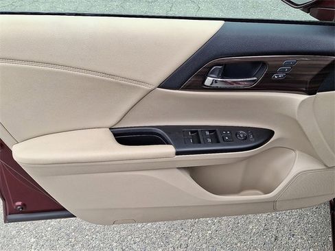 Used 2016 Honda Accord EX-L image 9