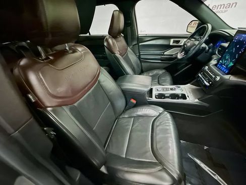 Used 2020 Ford Explorer Platinum w/ Premium Technology Package AWD/4WD image 31