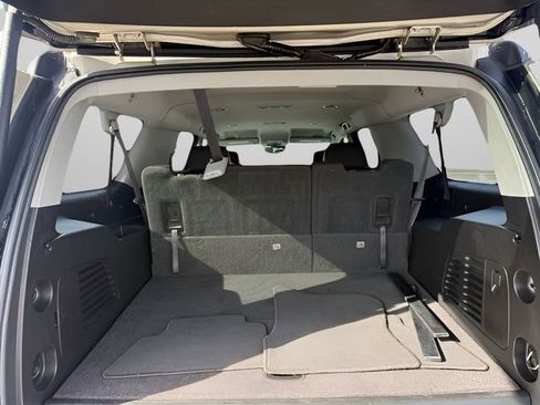 Used 2017 Chevrolet Suburban LT image 11