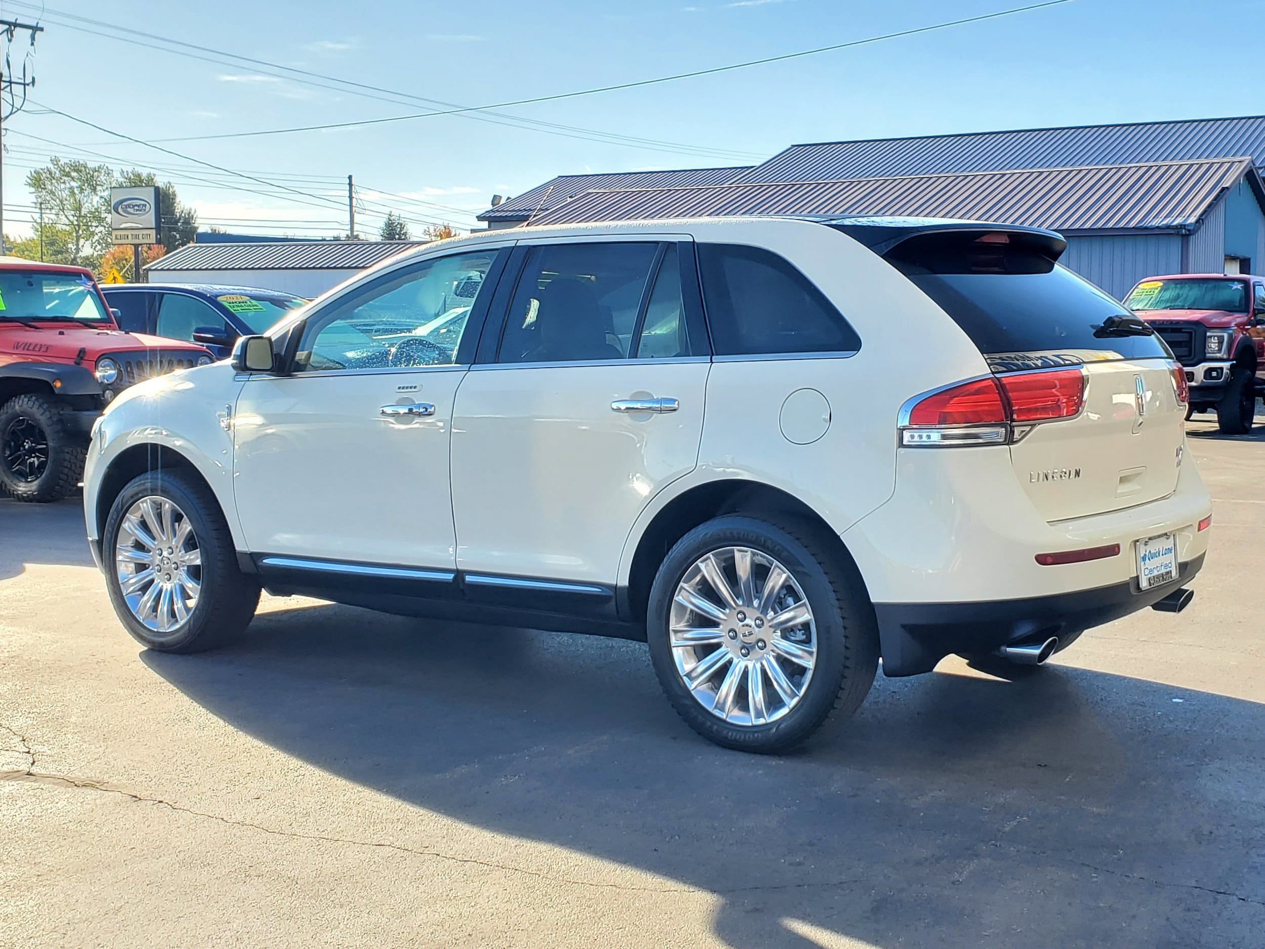 Used 2012 Lincoln MKX AWD image 3