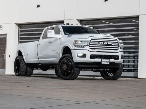 Used 2024 RAM 3500 Limited w/ Safety Group image 42