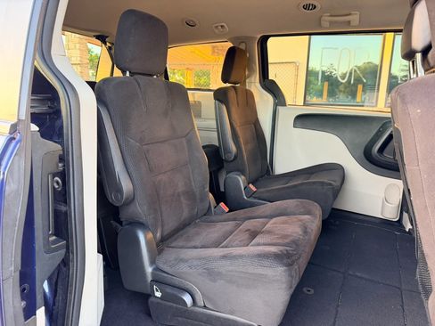Used 2014 Dodge Grand Caravan SXT FWD image 12