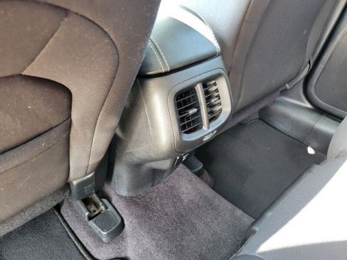 Used 2017 Jeep Cherokee Latitude w/ Comfort/Convenience Group FWD image 31