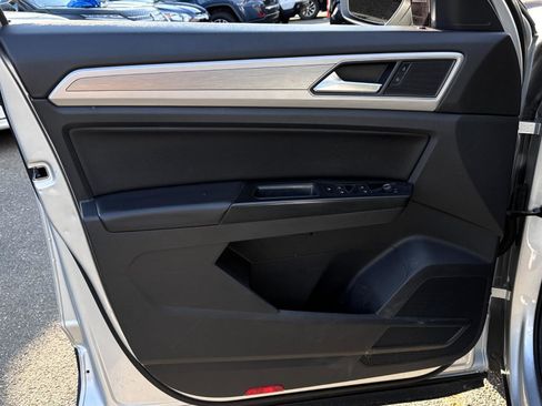 Used 2019 Volkswagen Atlas SE w/ Towing Package image 14