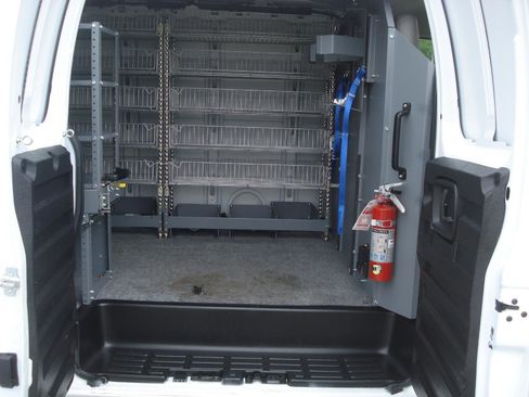 Used 2021 Chevrolet Express 2500 RWD image 9