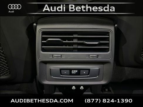 Certified 2025 Audi Q7 3.0T Premium w/ Convenience Package image 25