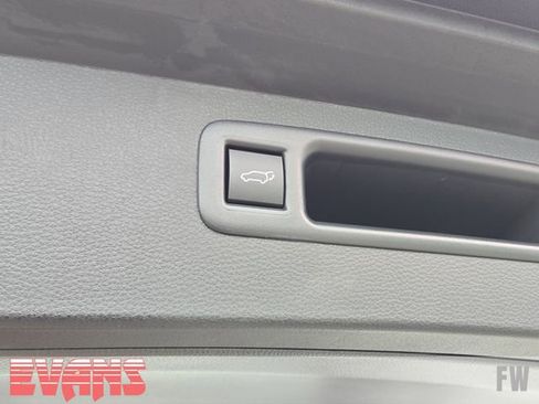 Used 2025 Toyota Highlander Platinum image 34