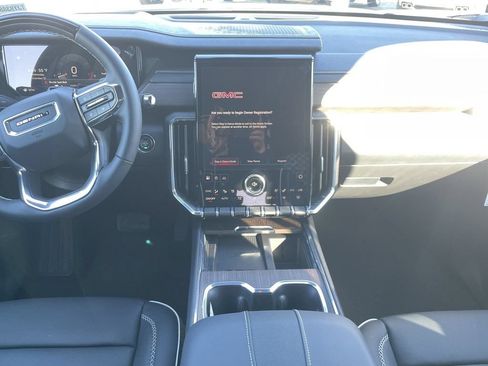 New 2026 GMC Acadia Denali w/ Super Cruise Package FWD image 19