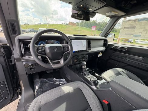 New 2025 Ford Bronco 2-Door image 29