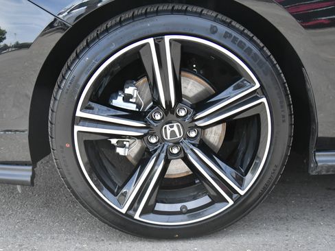 Used 2024 Honda Accord Sport image 12