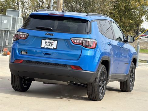New 2026 Jeep Compass Latitude image 5
