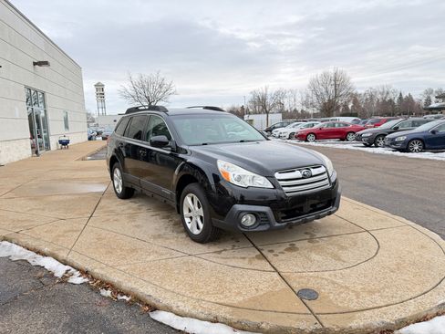 Used 2013 Subaru Outback 2.5i Premium w/ Popular Pkg 1B image 3