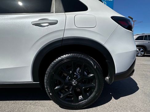 Used 2024 Honda HR-V Sport image 8