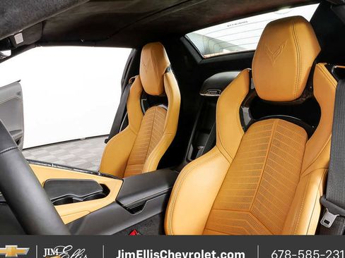 Used 2024 Chevrolet Corvette Stingray Premium Conv w/ 3LT image 5