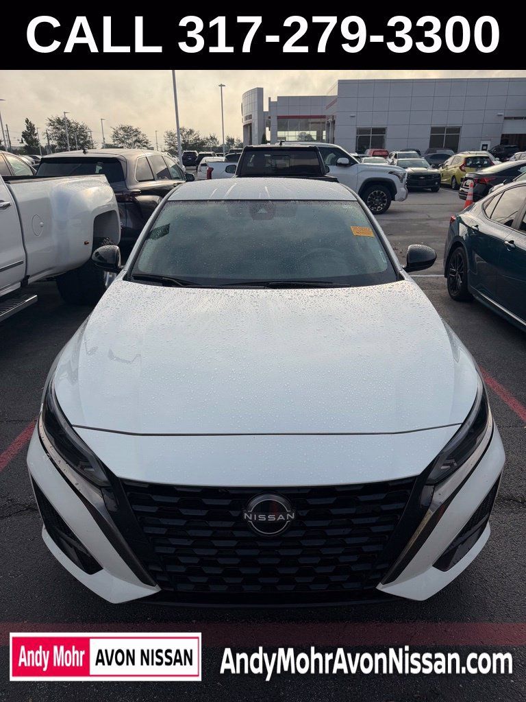 Used 2024 Nissan Altima 2.5 SR AWD/4WD image 2