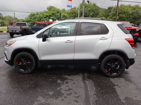 Used 2021 Chevrolet Trax LT w/ Redline Edition AWD/4WD image 27
