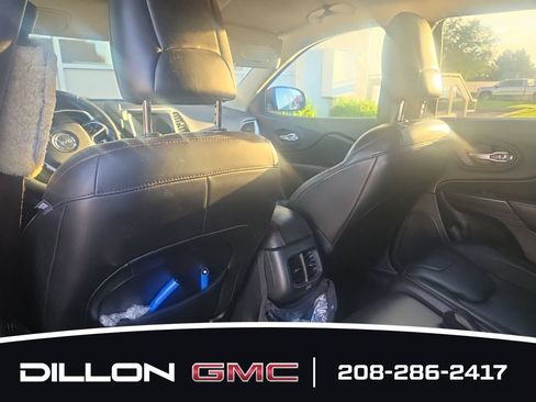 Used 2016 Jeep Cherokee Trailhawk w/ Leather Interior Group AWD/4WD image 14