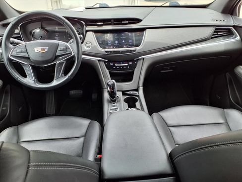 Used 2020 Cadillac XT5 Premium Luxury FWD image 11