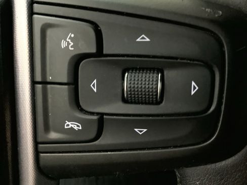 Used 2020 GMC Sierra 1500 Elevation w/ Elevation Value Package image 18