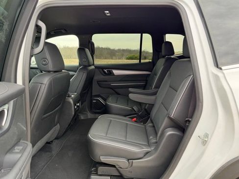 Used 2025 Buick Enclave Preferred image 13