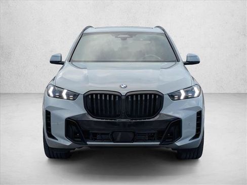 Used 2025 BMW X5 sDrive40i w/ M Sport Package RWD image 2