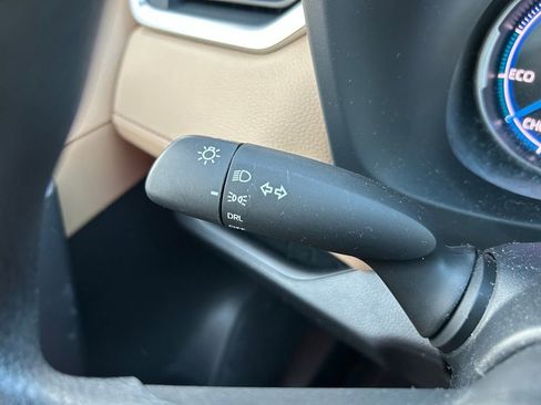 Certified 2025 Toyota RAV4 LE image 21