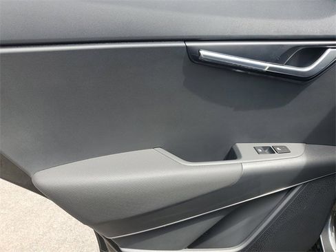 New 2025 Kia Niro SX Touring image 9