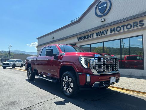 Used 2024 GMC Sierra 3500 Denali image 1