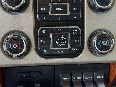 Used 2013 Ford F250 King Ranch image 16