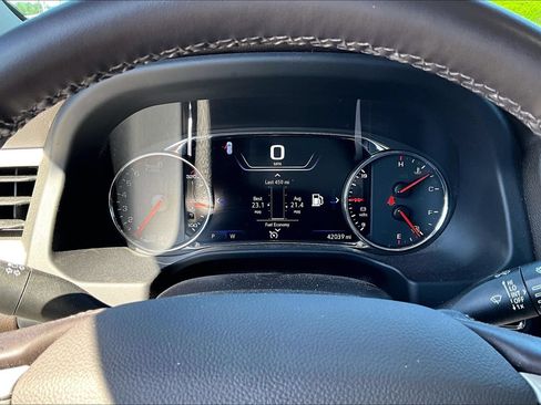 Used 2023 GMC Acadia SLT w/ Technology Package FWD image 20