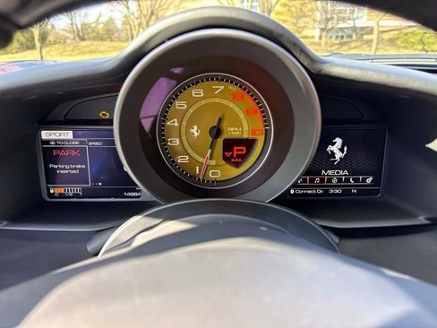 Used 2017 Ferrari 488 Spider image 44