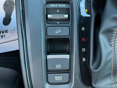 Used 2025 Honda CR-V Sport-L image 32