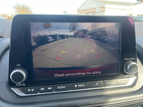 Used 2023 Nissan Rogue SV image 52