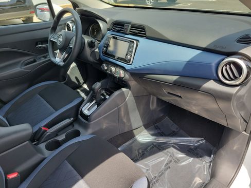 New 2025 Nissan Versa SV w/ Trunk Package FWD image 31