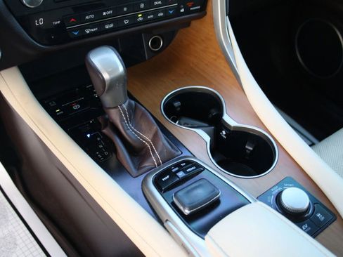 Used 2019 Lexus RX 450h AWD w/ Navigation Package image 24