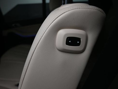 Used 2022 BMW X7 xDrive40i w/ Executive Package AWD/4WD image 33