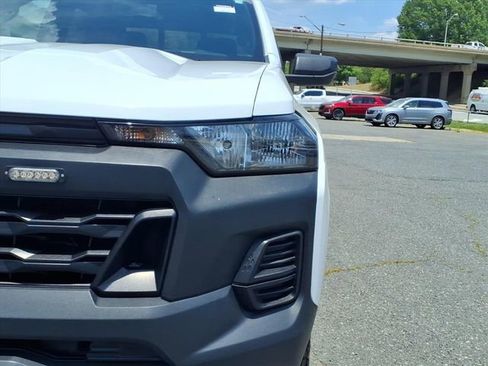 Used 2023 Chevrolet Colorado W/T AWD/4WD image 12