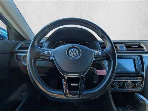 Used 2017 Volkswagen Passat 1.8T R-Line image 10