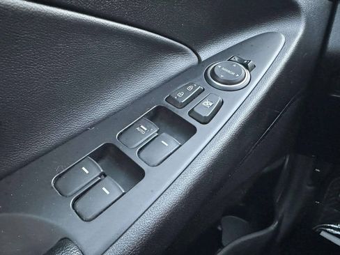 Used 2013 Hyundai Sonata SE FWD image 30
