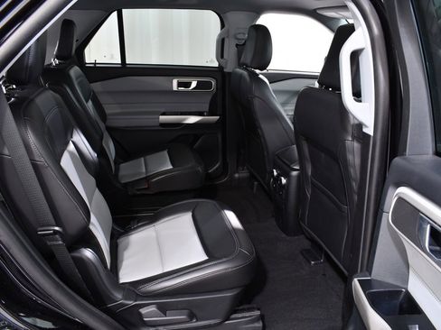 Used 2023 Ford Explorer XLT w/ Equipment Group 202A image 19