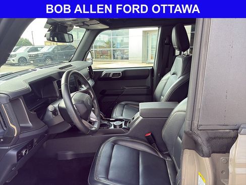 Used 2025 Ford Bronco Badlands AWD/4WD image 12