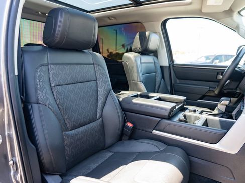 Used 2024 Toyota Tundra Limited AWD/4WD image 31