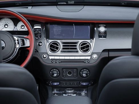 Used 2019 Rolls-Royce Dawn image 65